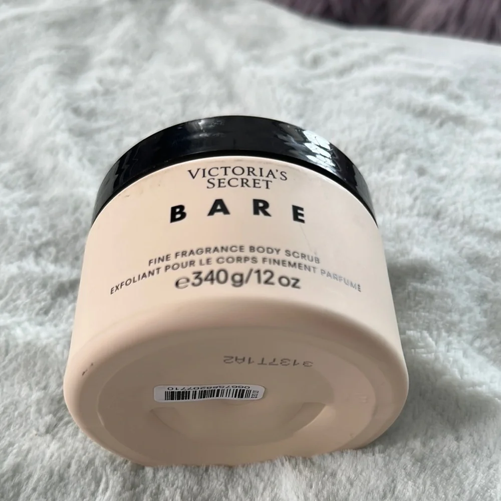 Victoria's Secret Cream and Black Exfoliant Scrub